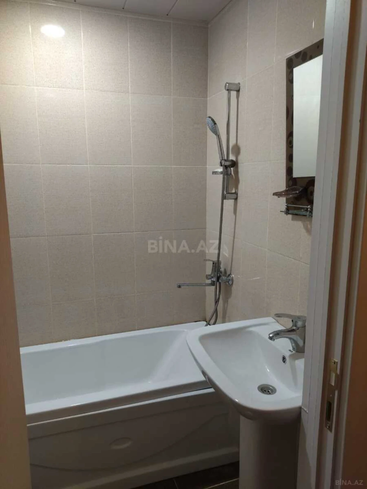 Kirayə verilir 3 otaqlı mənzil 75 m²