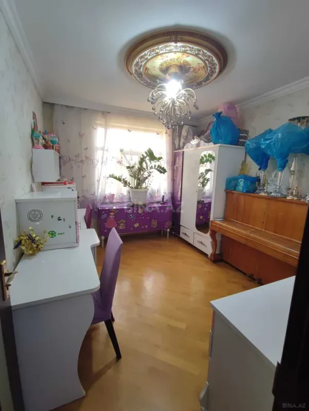 Satılır 5 otaqlı mənzil 110 m²