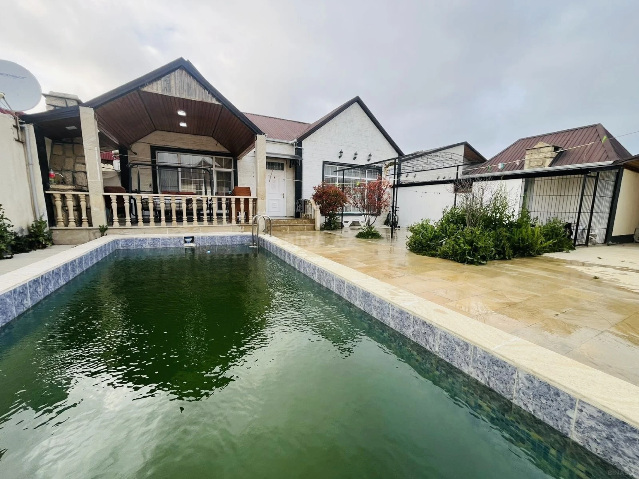 Satılır 4 otaqlı həyət evi 140 m²