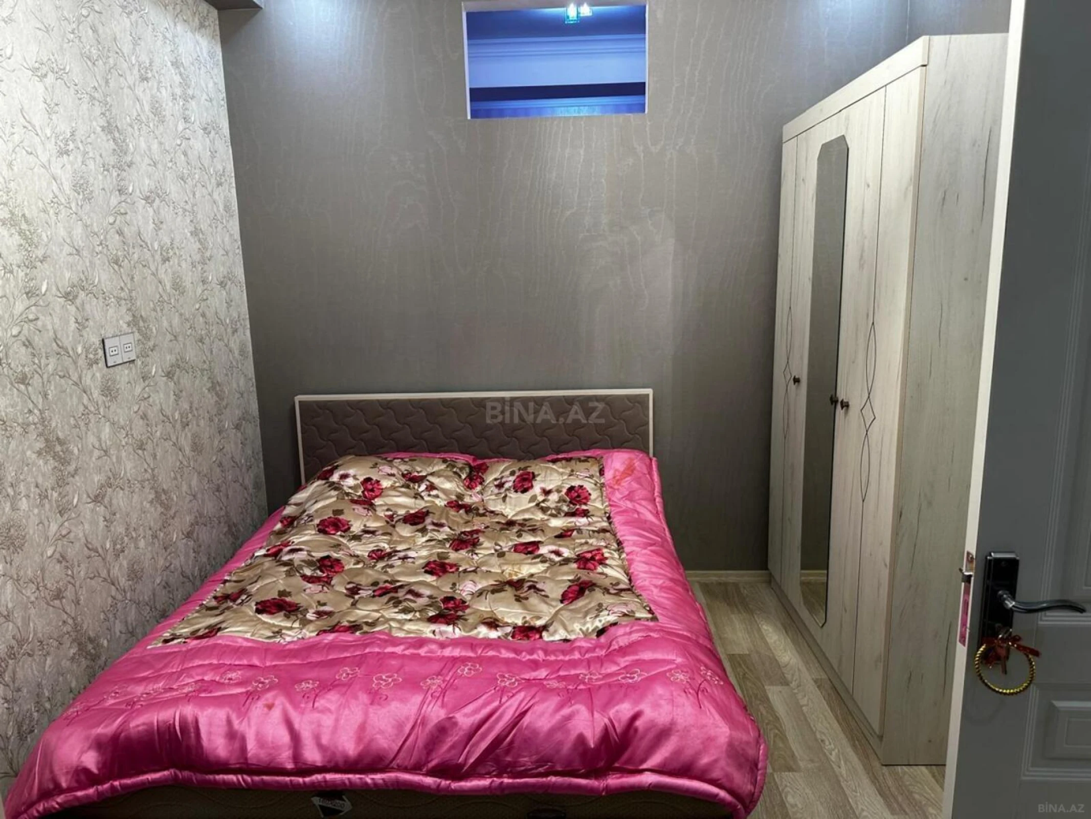 Kirayə verilir 2 otaqlı mənzil 70 m²