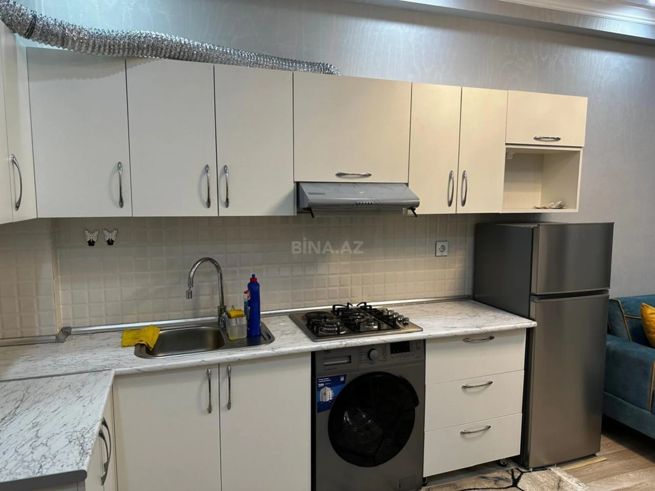 Kirayə verilir 2 otaqlı mənzil 70 m²