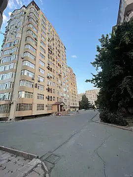Satılır 3 otaqlı mənzil 130 m² — Bakı, 8-ci mikrorayon 3 otaq 130.00 m²