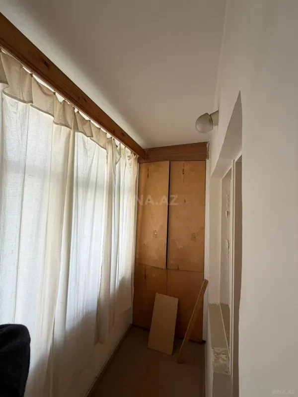 Satılır 4 otaqlı mənzil 100 m²