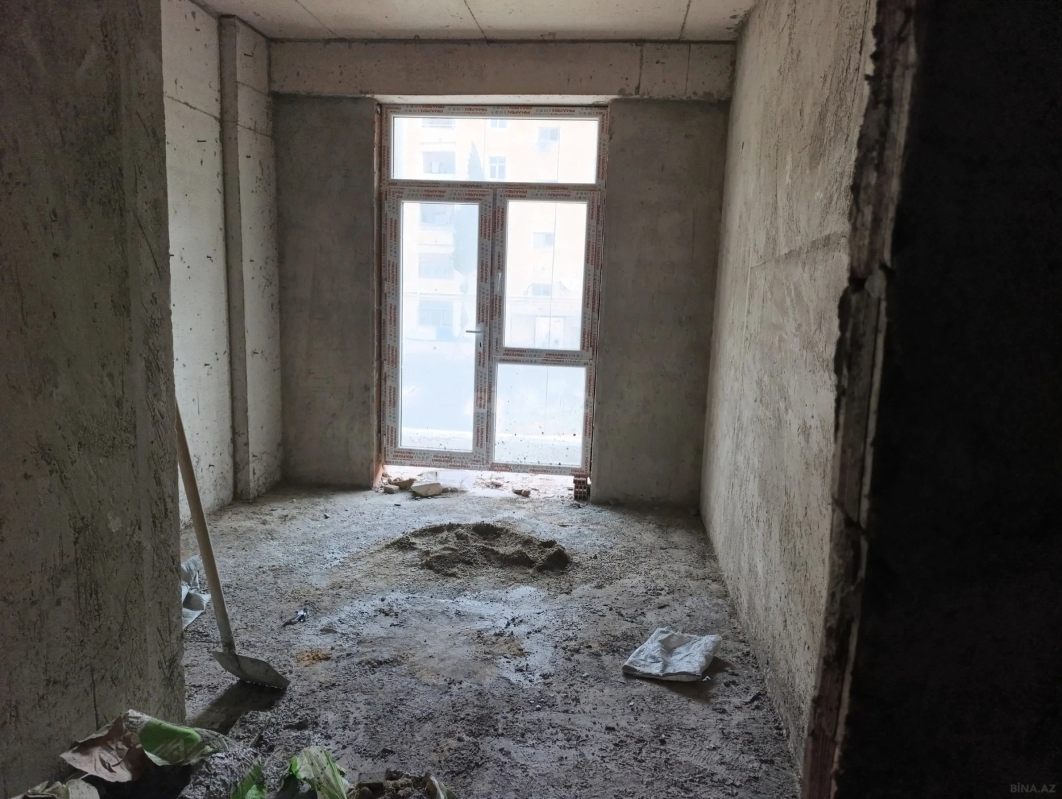 Satılır 2 otaqlı mənzil 77 m²
