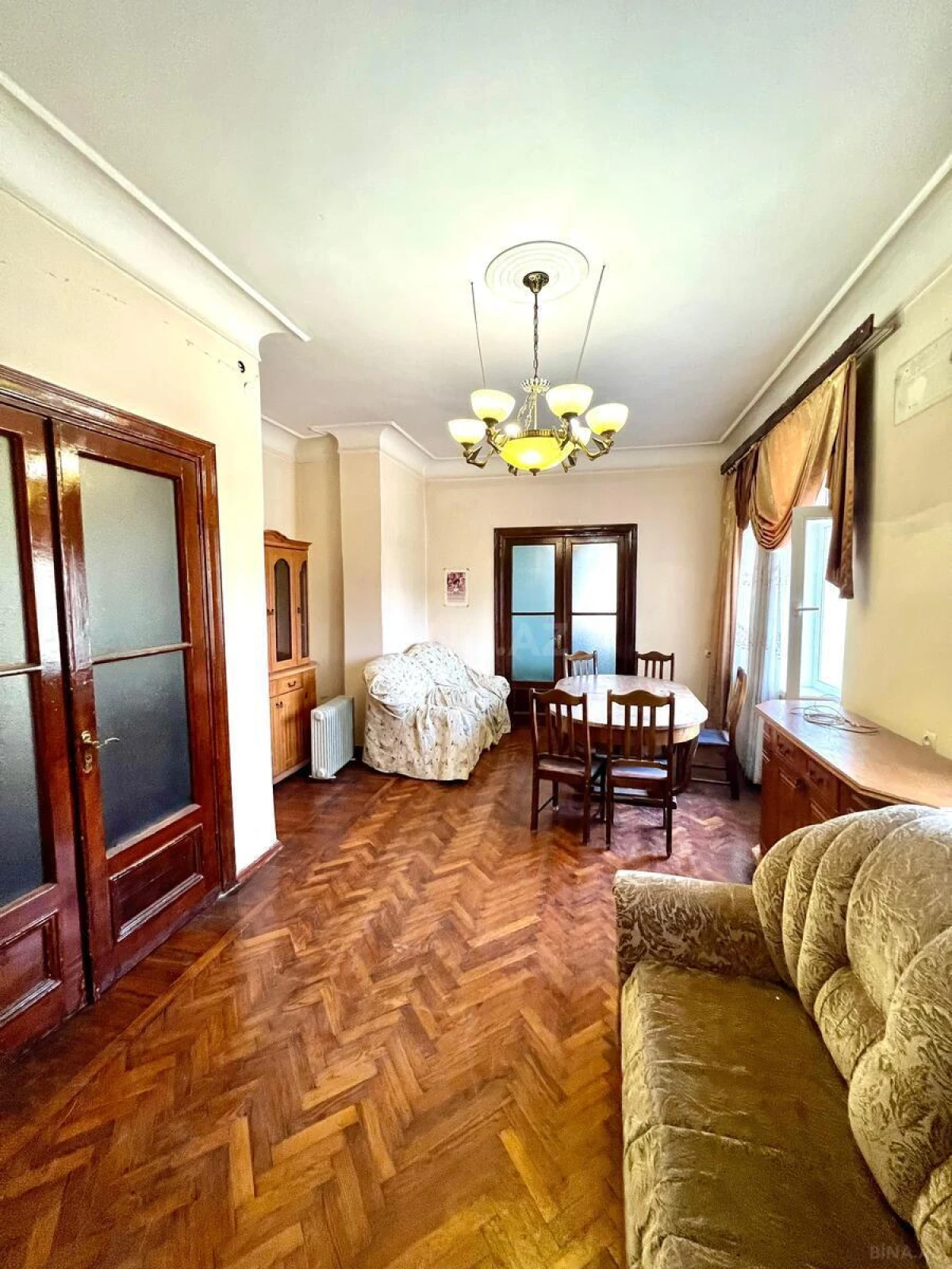 Satılır 3 otaqlı mənzil 105 m²