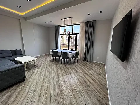 Kirayə verilir 3 otaqlı mənzil 130 m² — Bakı 3 otaq 130.00 m²