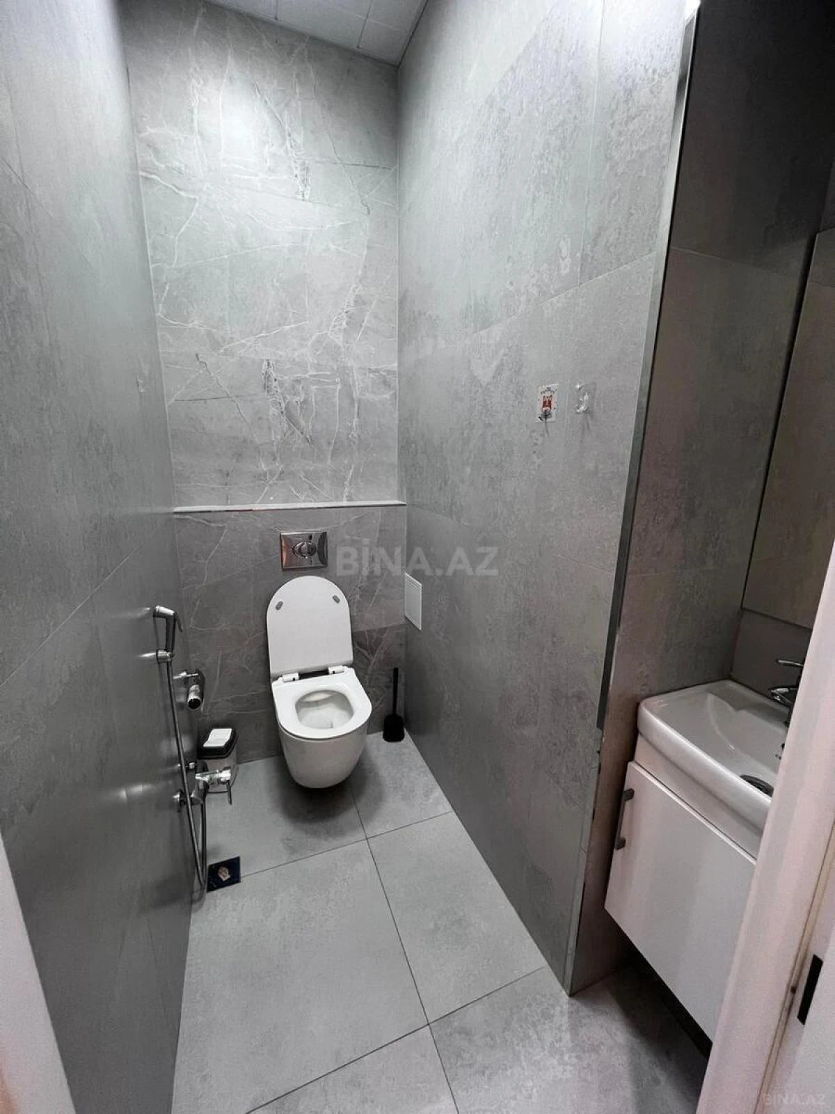 Kirayə verilir 3 otaqlı mənzil 130 m²