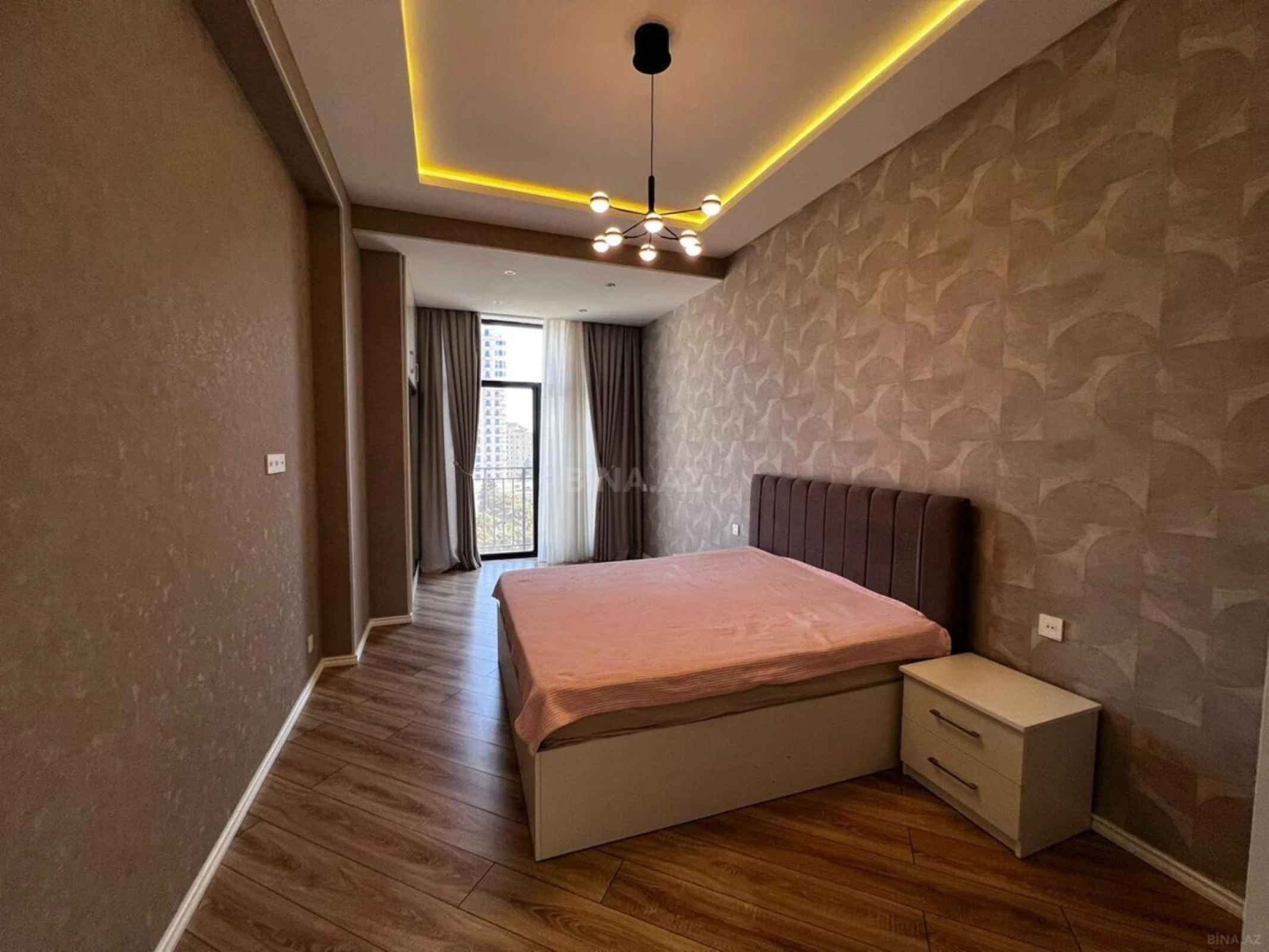 Kirayə verilir 3 otaqlı mənzil 130 m²