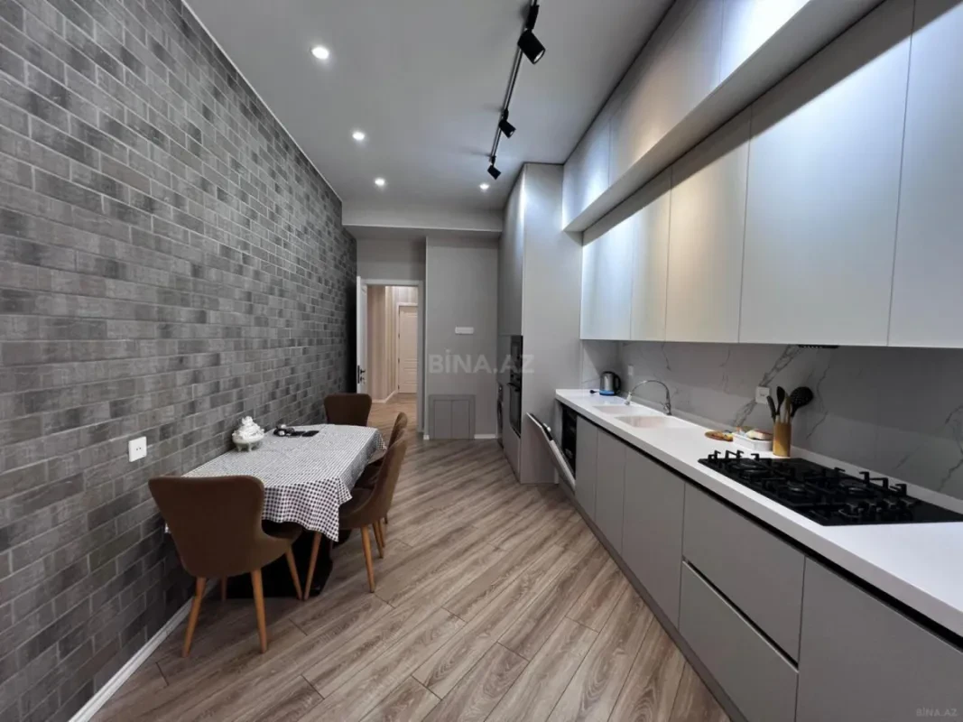 Kirayə verilir 3 otaqlı mənzil 130 m²