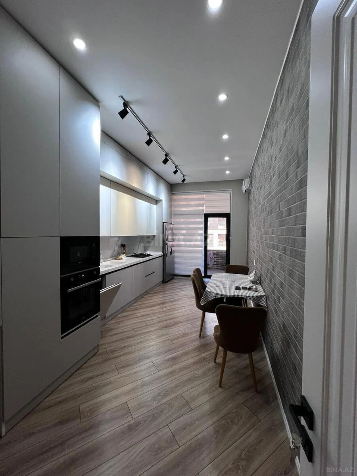 Kirayə verilir 3 otaqlı mənzil 130 m²