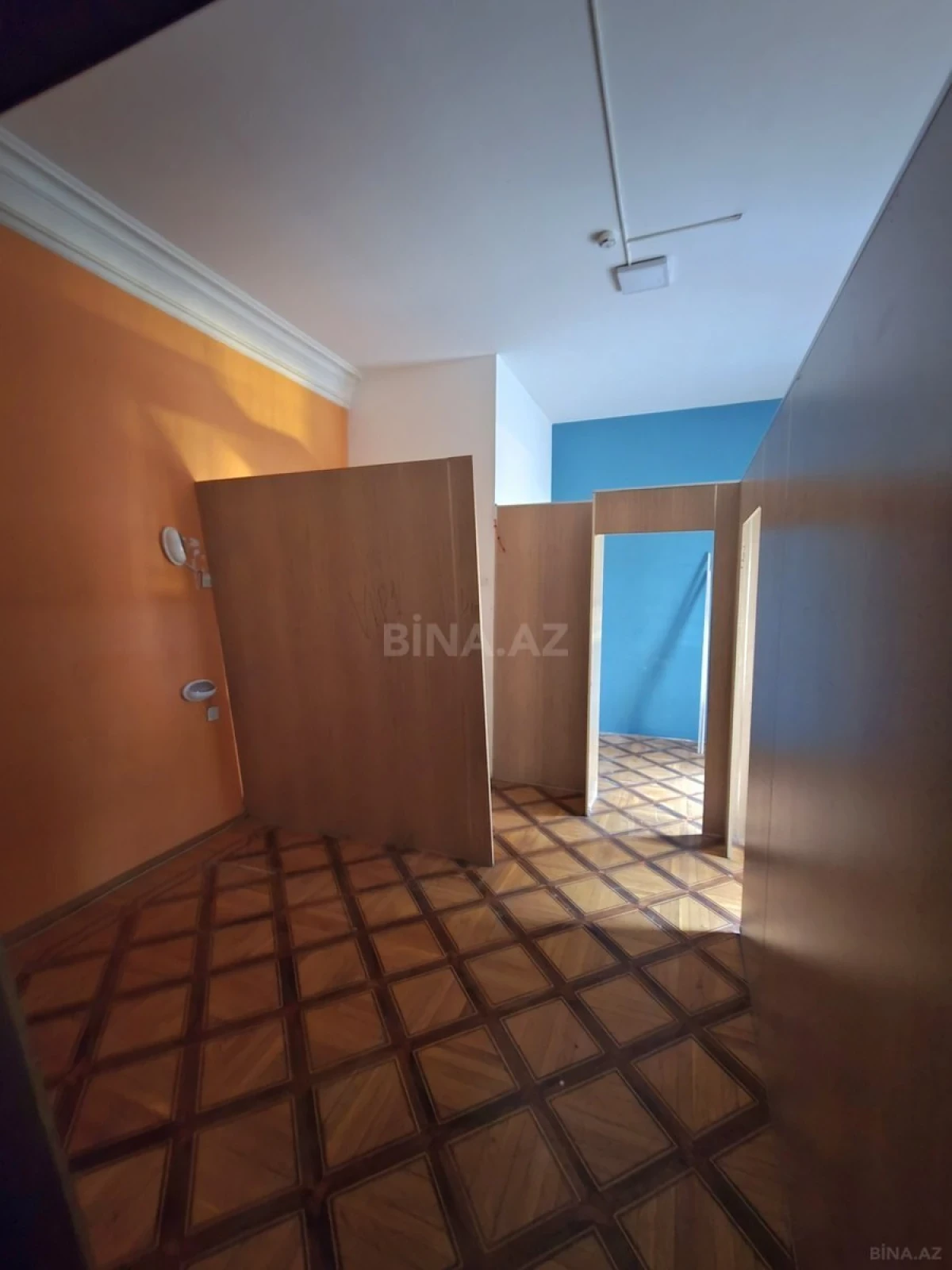 Kirayə verilir 5 otaqlı ofis 250 m²