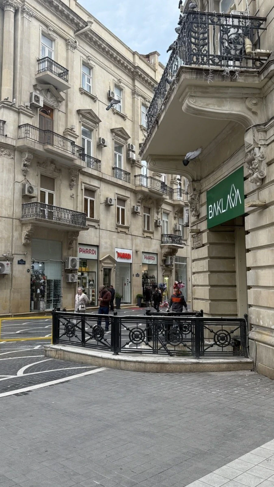 Kirayə verilir 3 otaqlı mənzil 100 m²