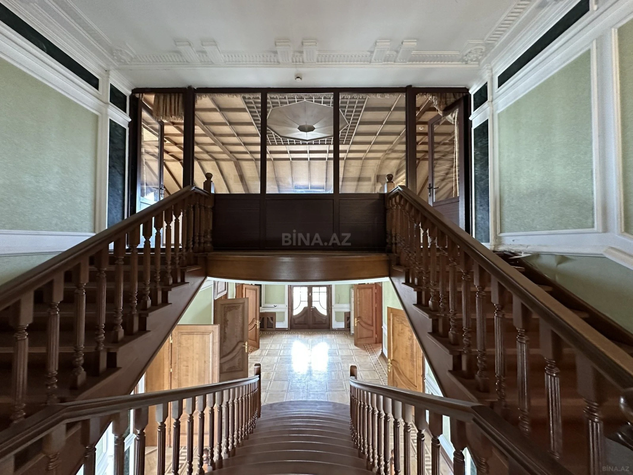 Satılır 7 otaqlı həyət evi 600 m²