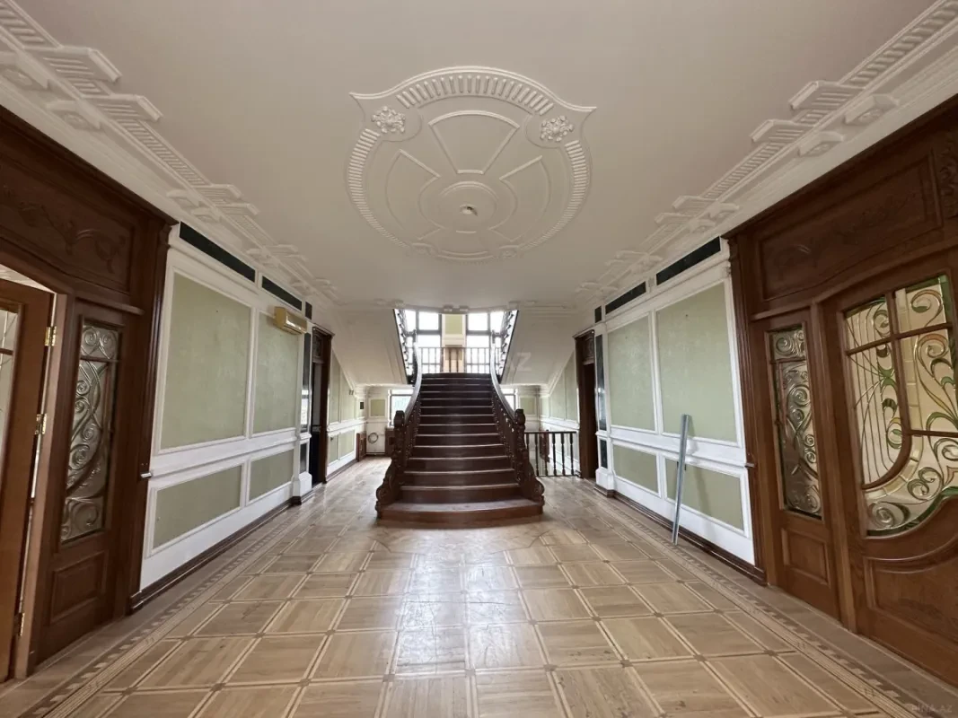 Satılır 7 otaqlı həyət evi 600 m²