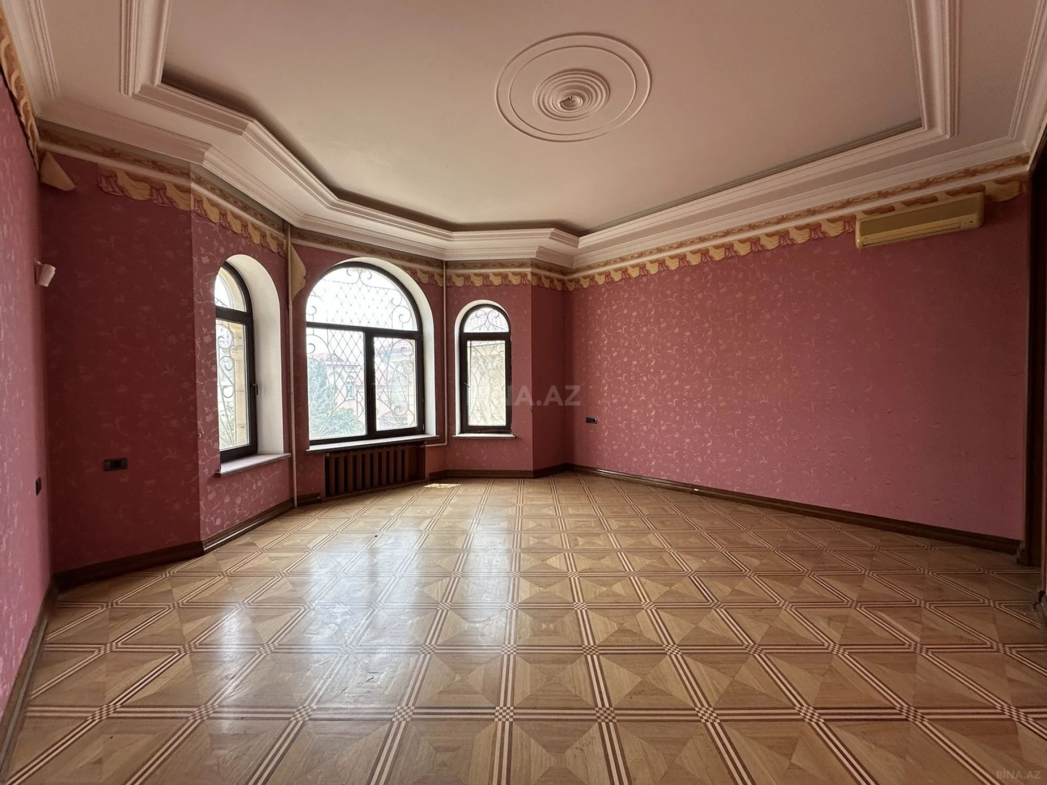 Satılır 7 otaqlı həyət evi 600 m²