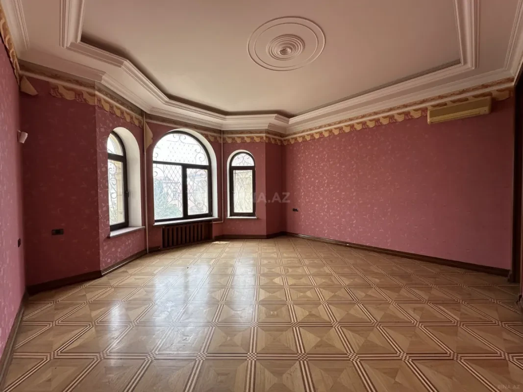 Satılır 7 otaqlı həyət evi 600 m²
