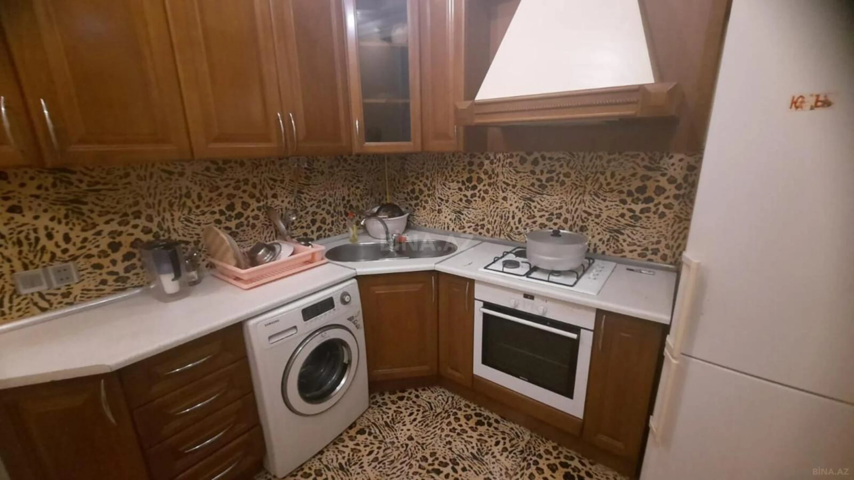 Kirayə verilir 3 otaqlı mənzil 130 m²