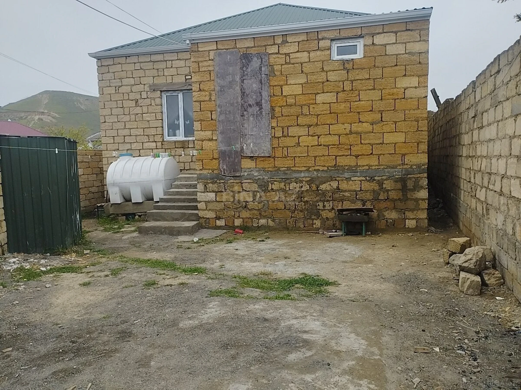 Satılır 3 otaqlı həyət evi 100 m²
