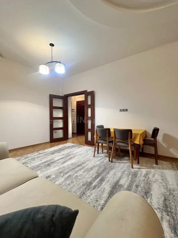 Kirayə verilir 2 otaqlı mənzil 58 m²