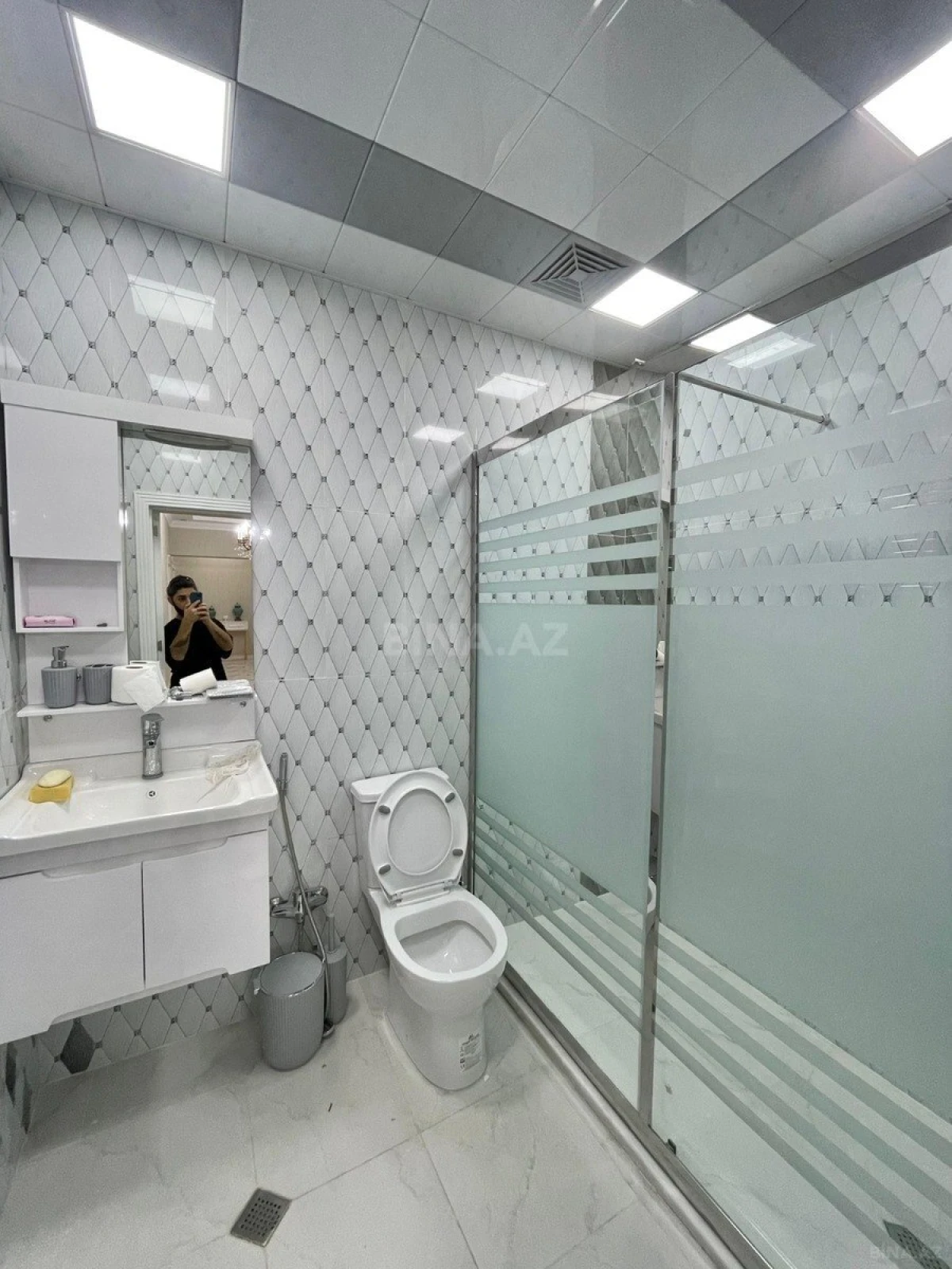 Satılır 3 otaqlı mənzil 160 m²