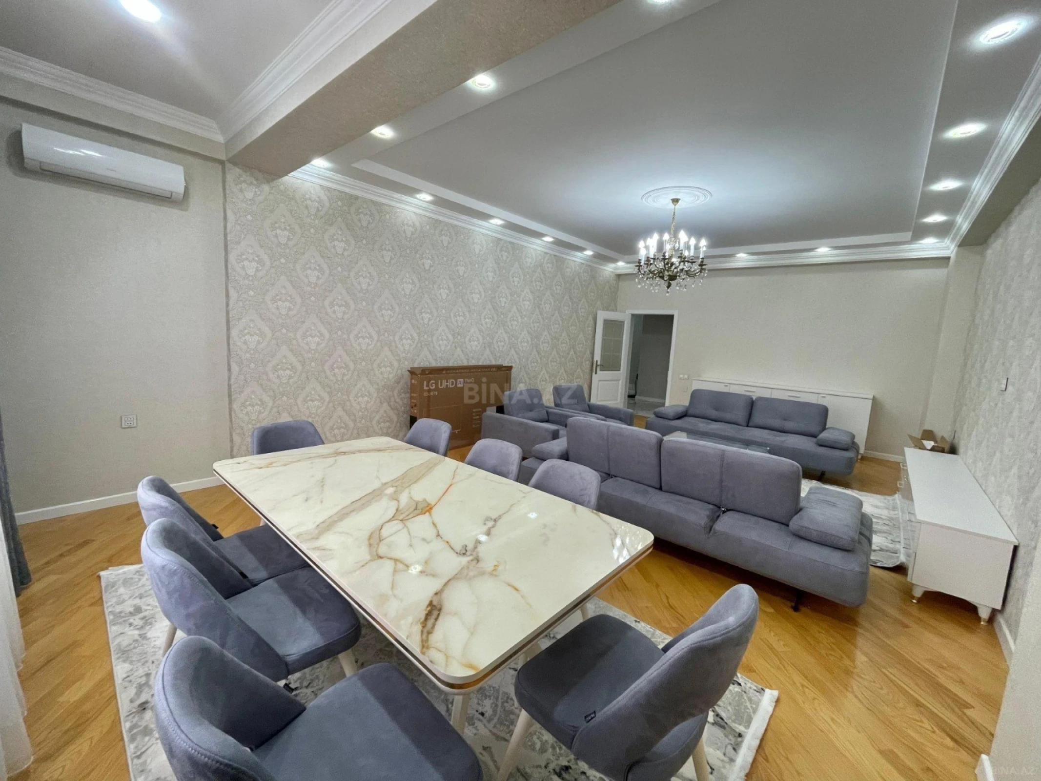 Satılır 3 otaqlı mənzil 160 m²