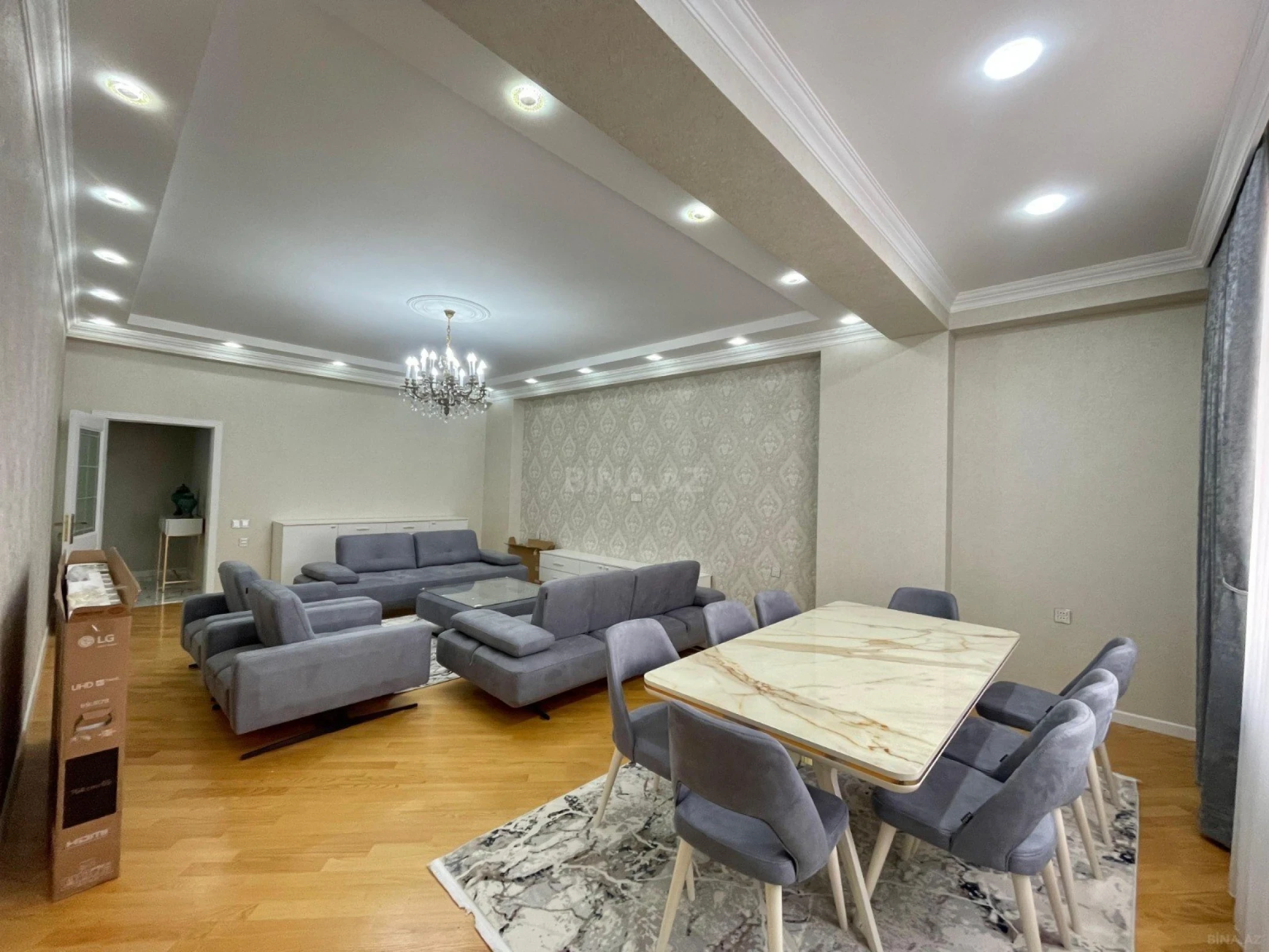 Satılır 3 otaqlı mənzil 160 m²