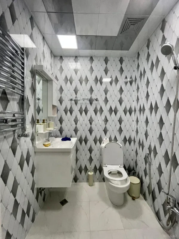 Satılır 3 otaqlı mənzil 160 m²