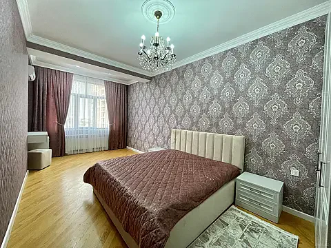 Satılır 3 otaqlı mənzil 160 m²