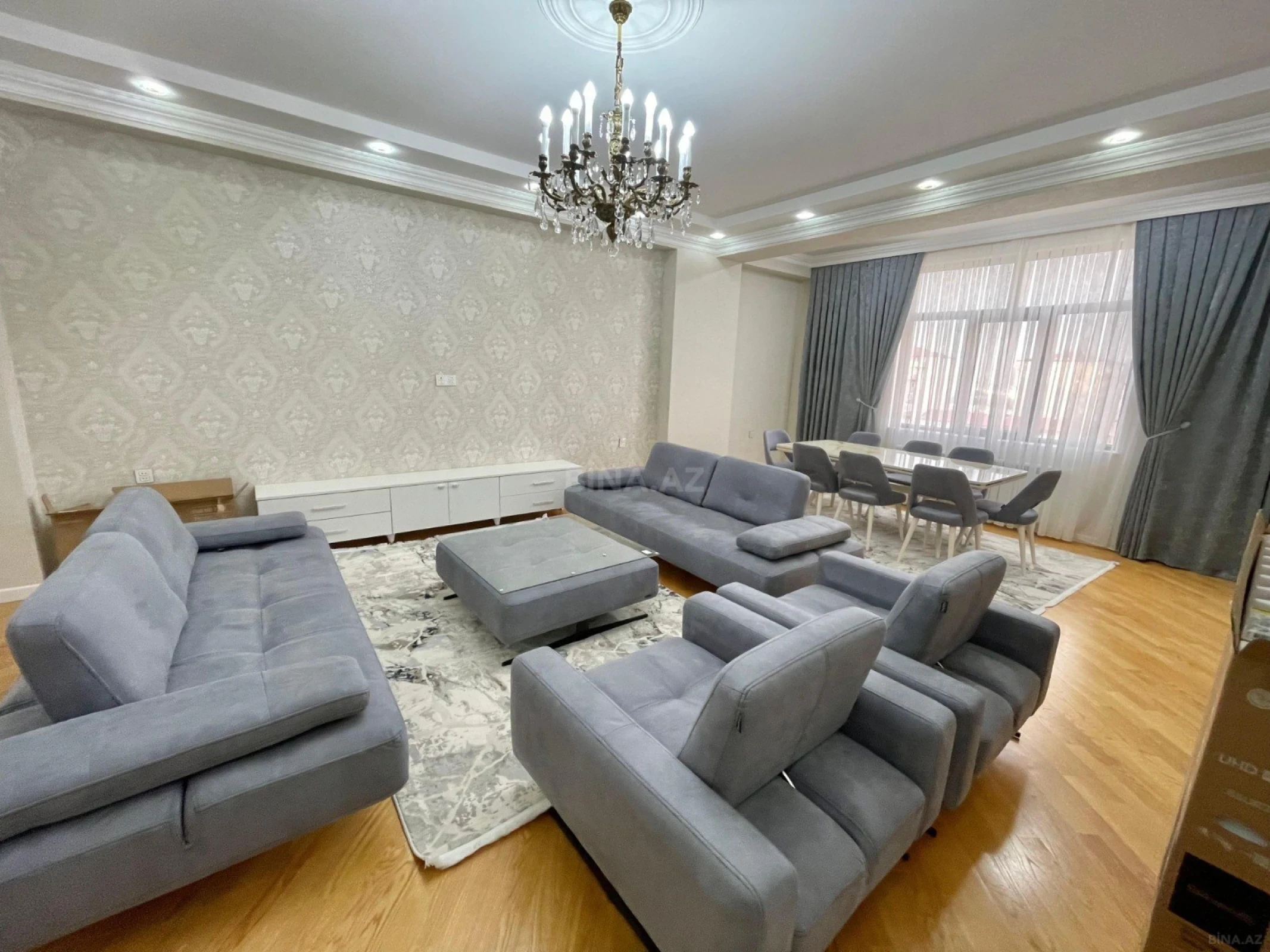 Satılır 3 otaqlı mənzil 160 m²