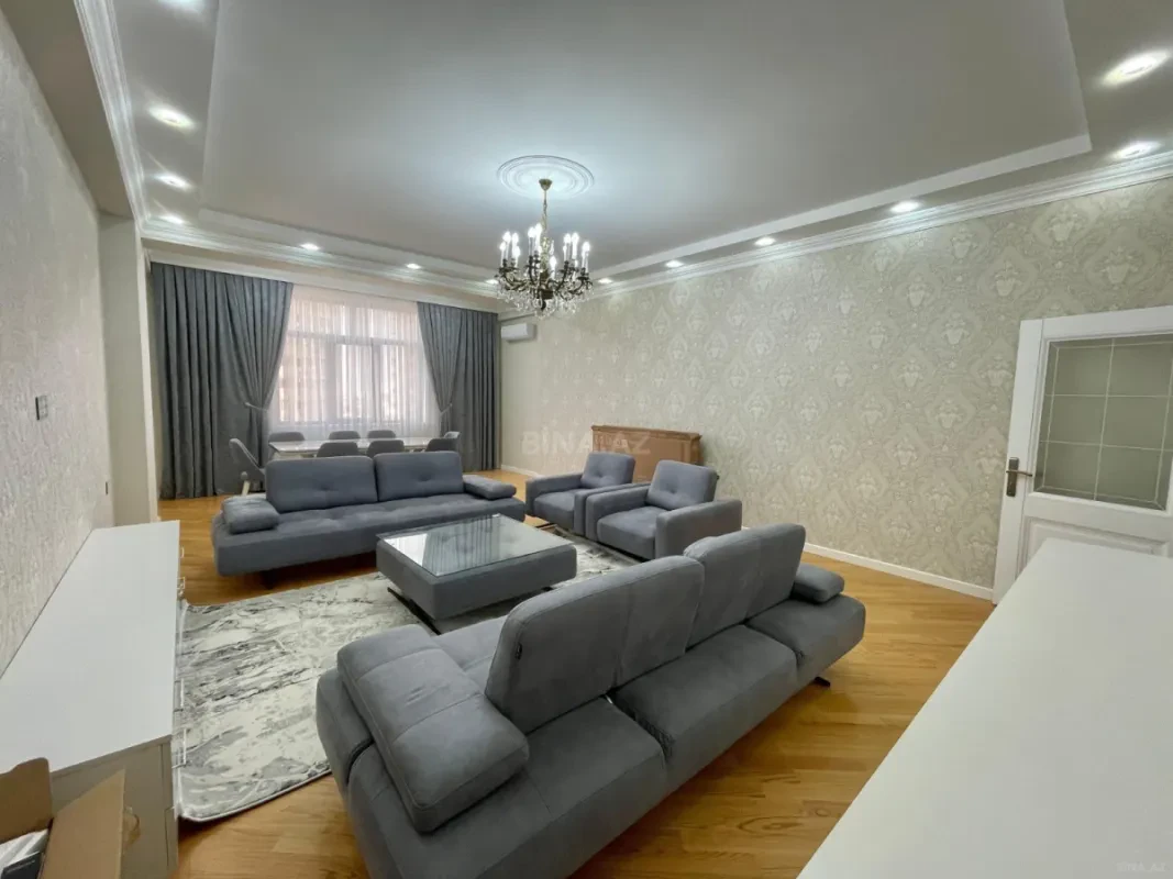 Satılır 3 otaqlı mənzil 160 m²
