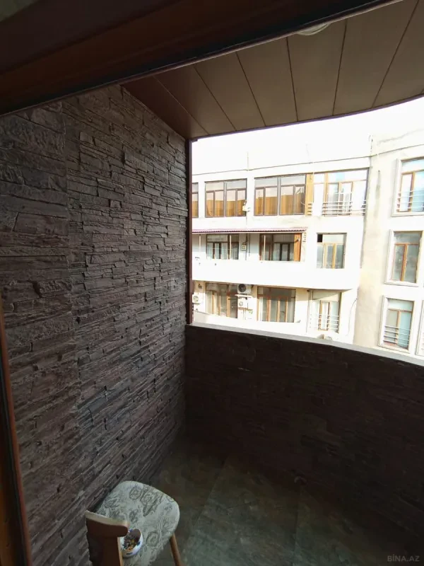 Satılır 4 otaqlı mənzil 165 m²