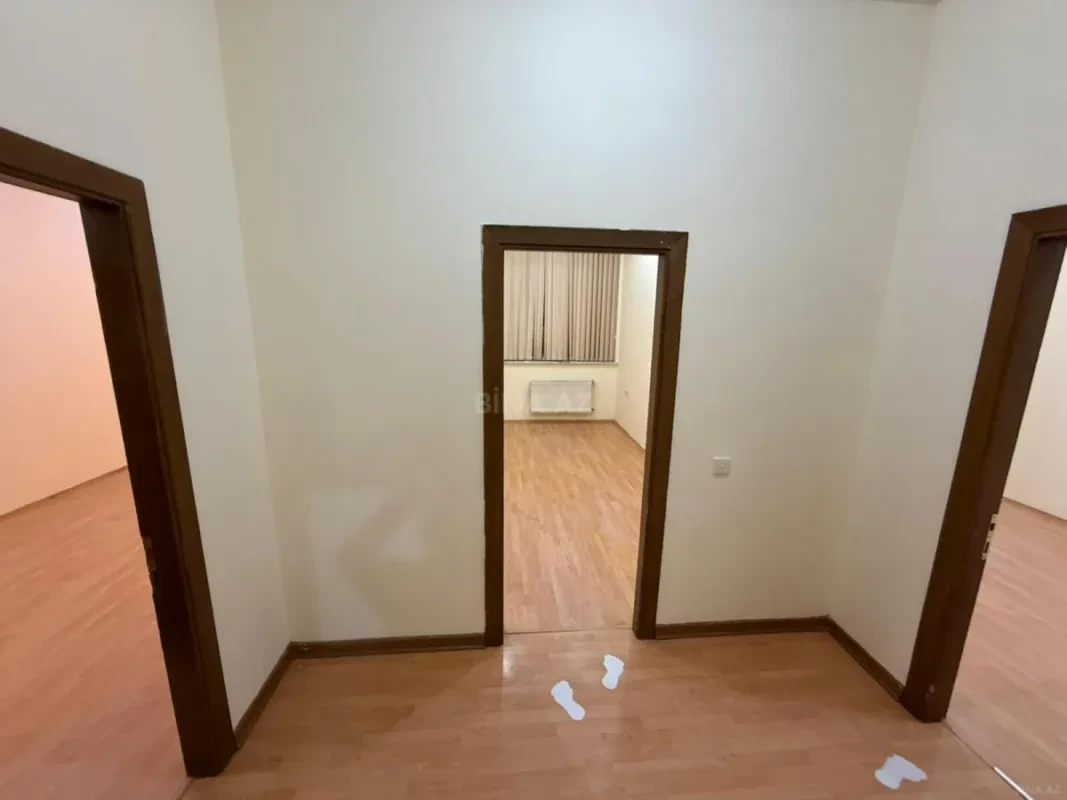 Kirayə verilir 11 otaqlı ofis 275 m²