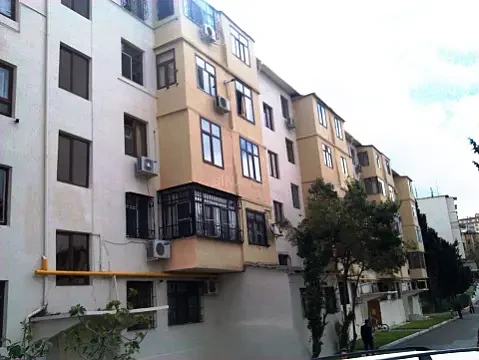 Satılır 2 otaqlı mənzil 40 m² — Bakı, Memar Əcəmi yanı 2 otaq 40.00 m²