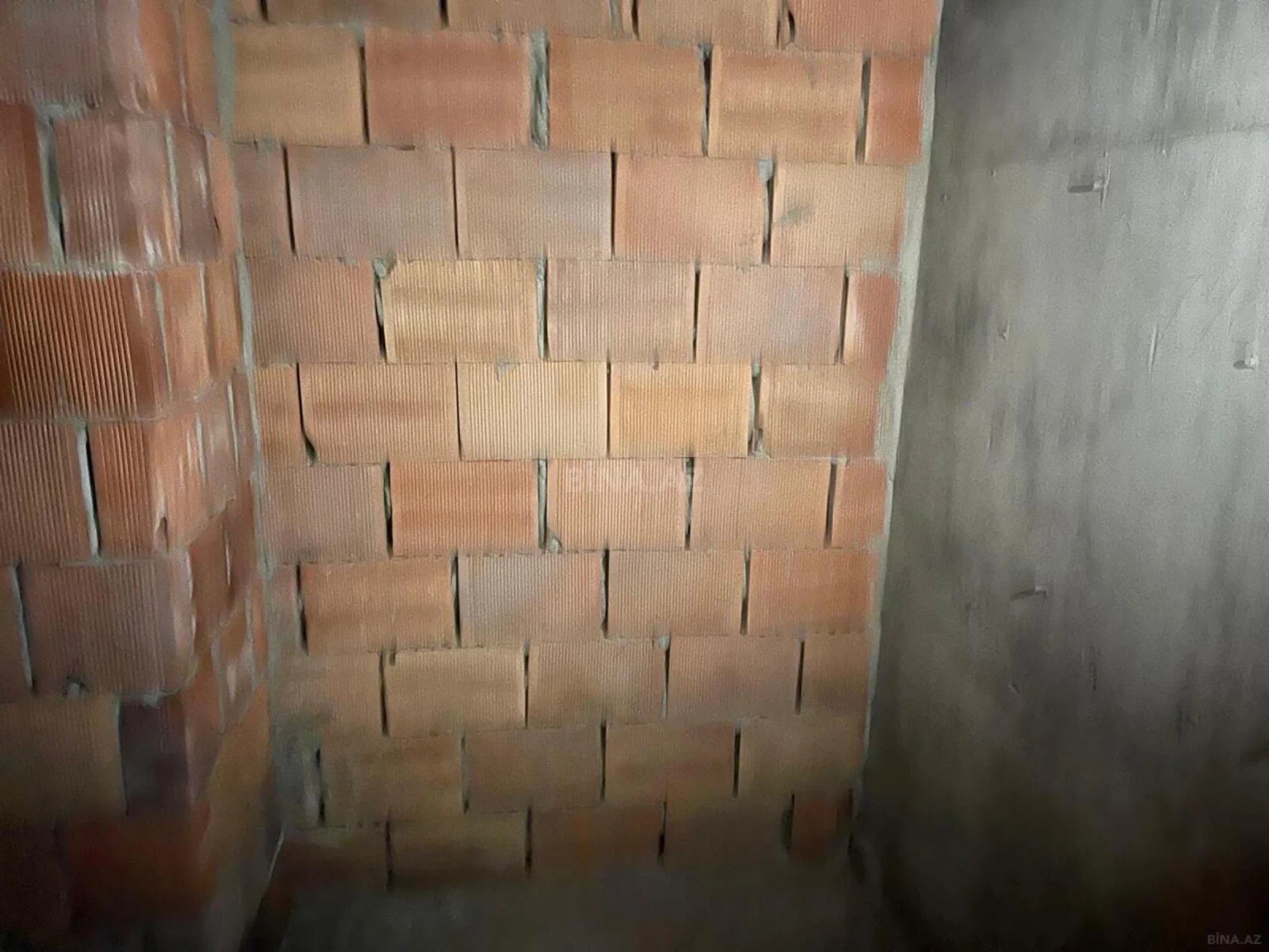 Satılır 2 otaqlı mənzil 82 m²