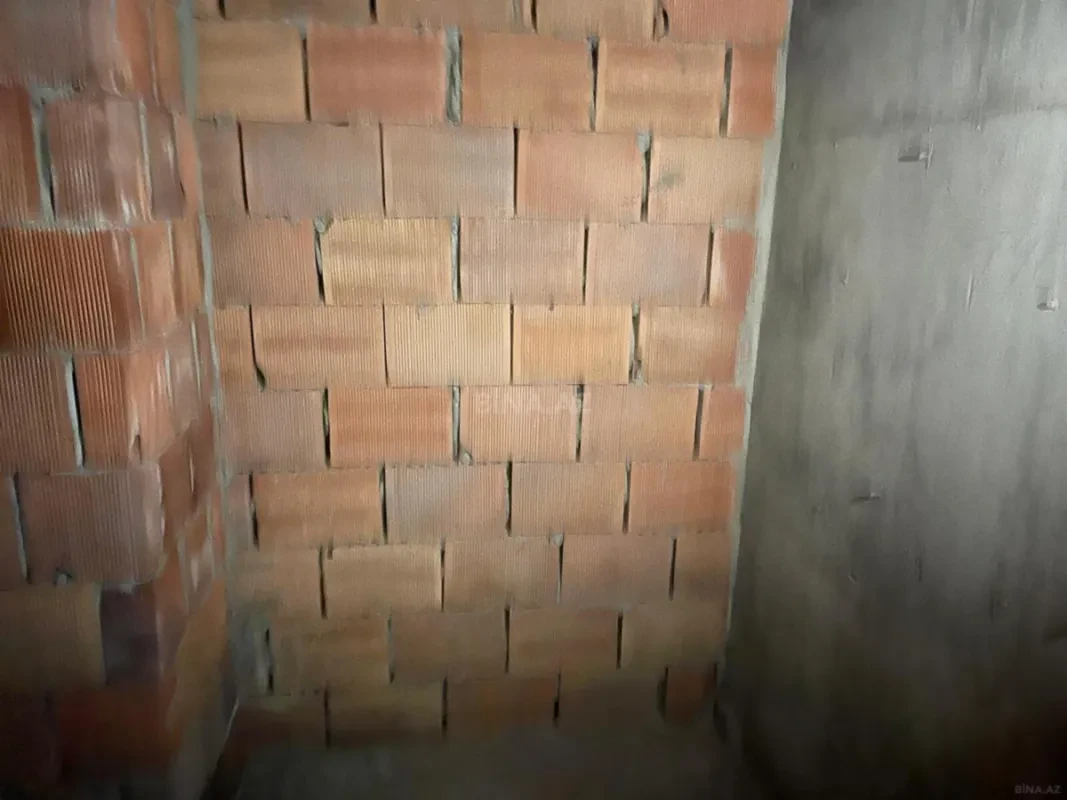 Satılır 2 otaqlı mənzil 82 m²