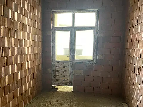 Satılır 2 otaqlı mənzil 82 m²