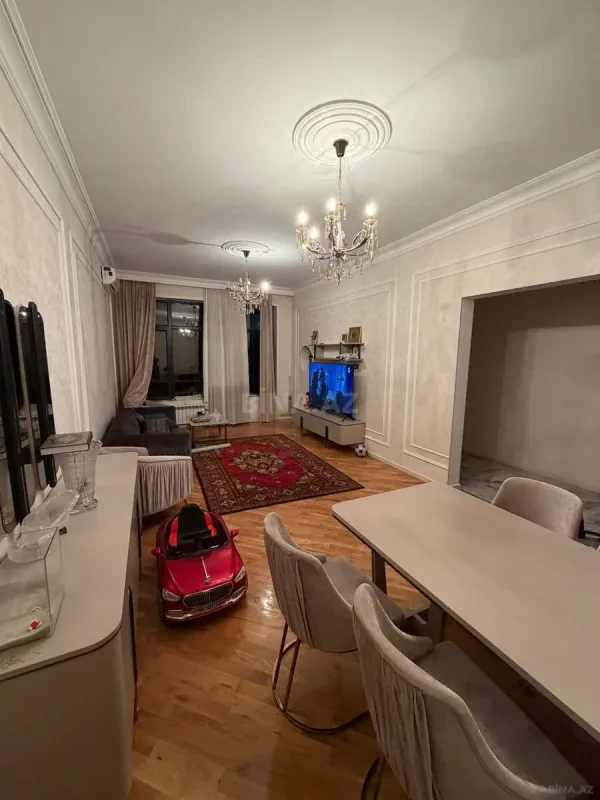 Satılır 4 otaqlı həyət evi 180 m²