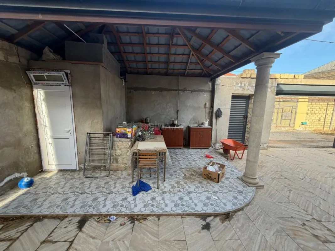 Satılır 4 otaqlı həyət evi 180 m²
