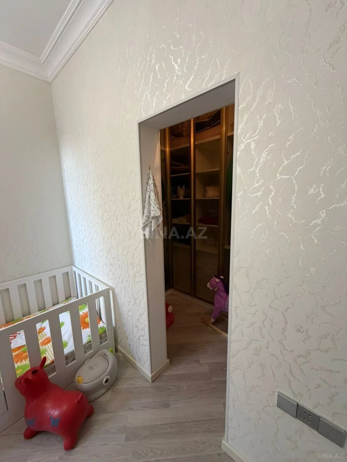 Satılır 4 otaqlı həyət evi 180 m²