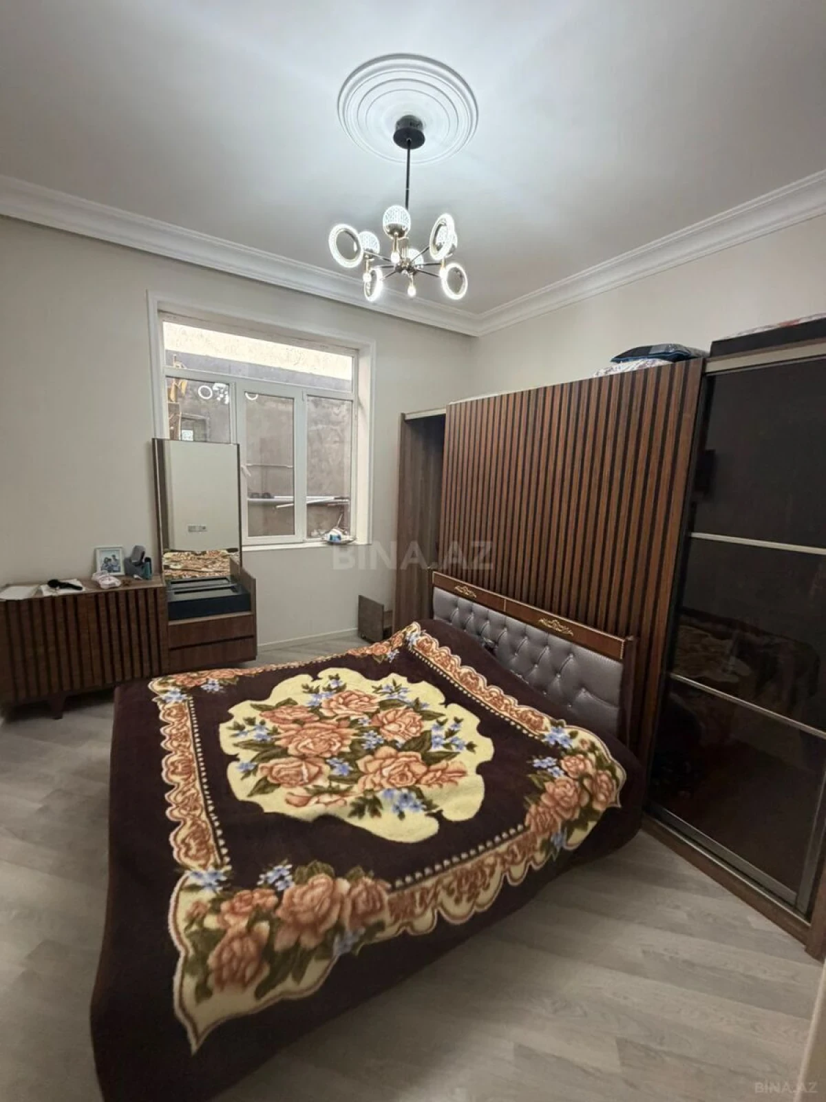 Satılır 4 otaqlı həyət evi 180 m²