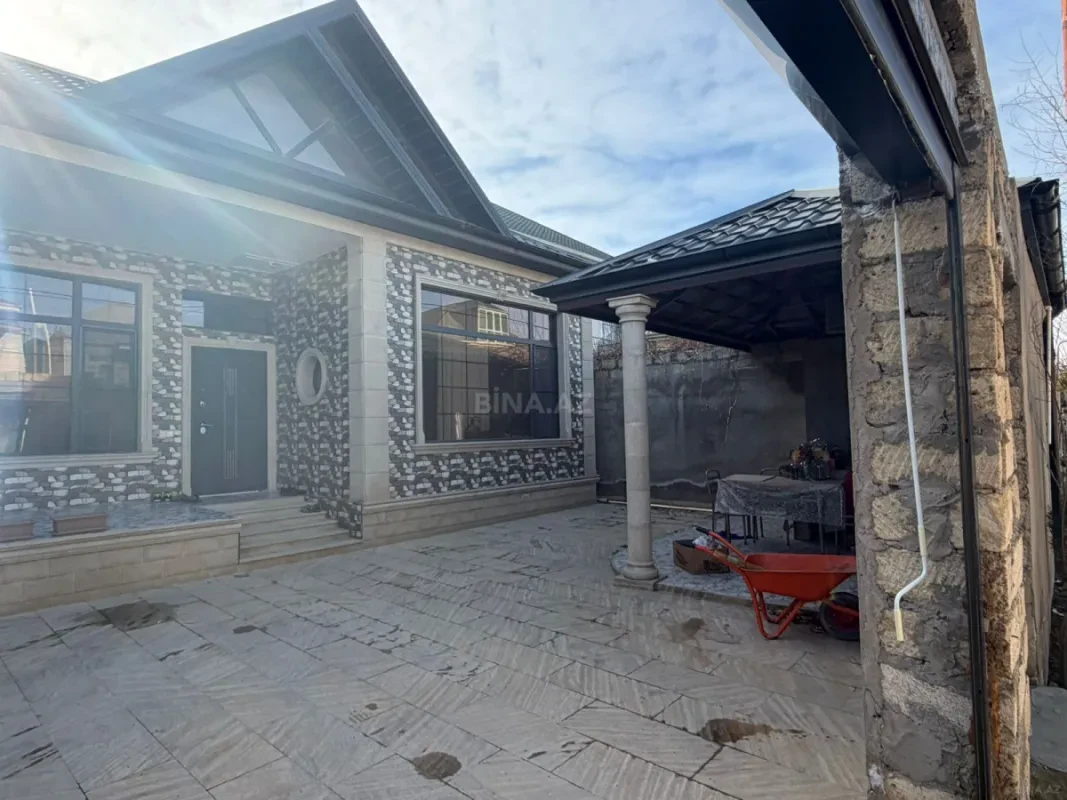 Satılır 4 otaqlı həyət evi 180 m²