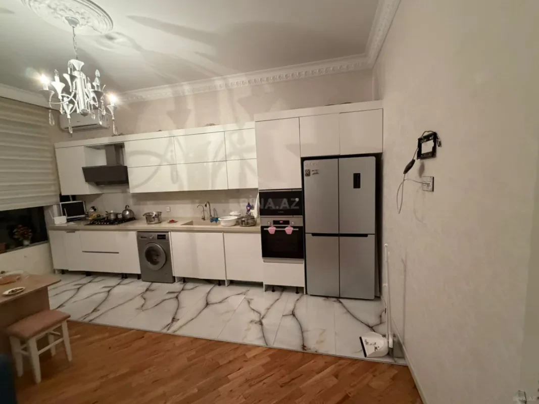 Satılır 4 otaqlı həyət evi 180 m²