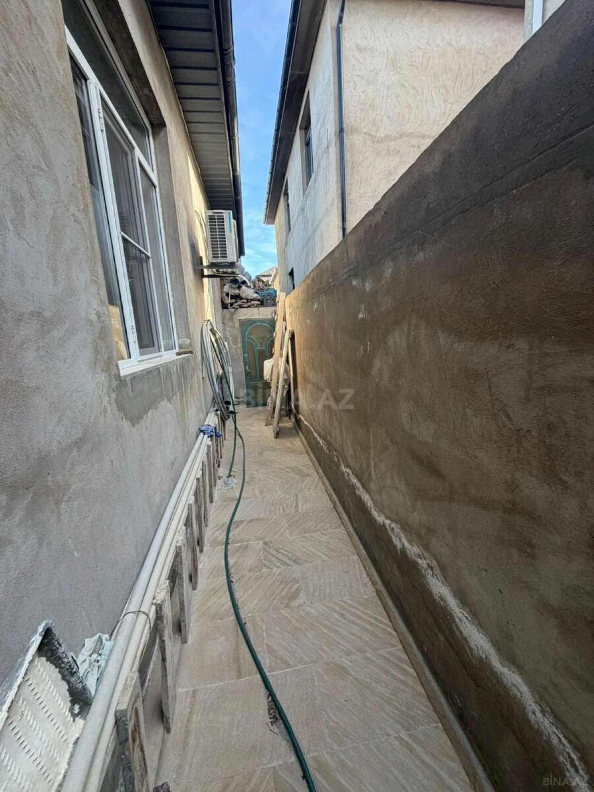 Satılır 4 otaqlı həyət evi 180 m²
