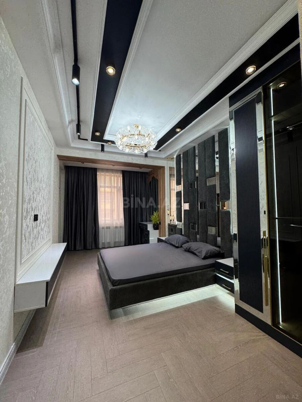 Satılır 3 otaqlı mənzil 165 m²
