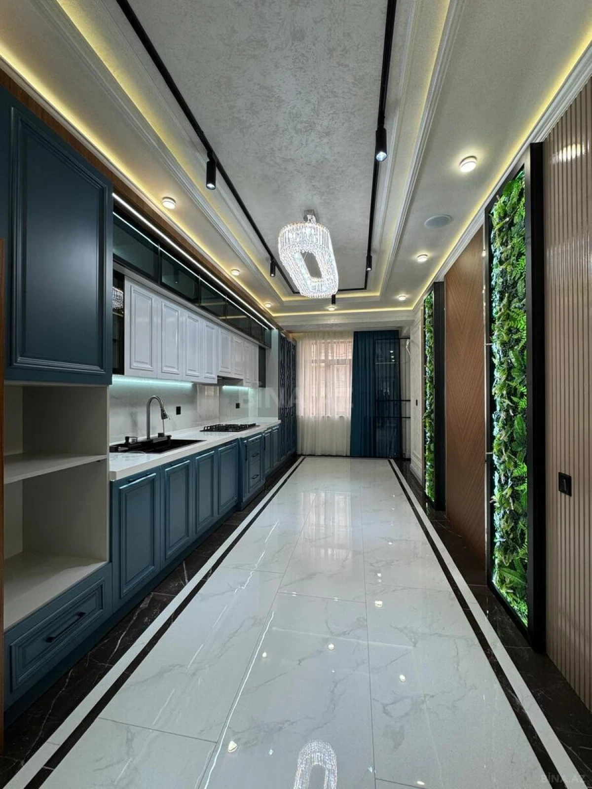 Satılır 3 otaqlı mənzil 165 m²