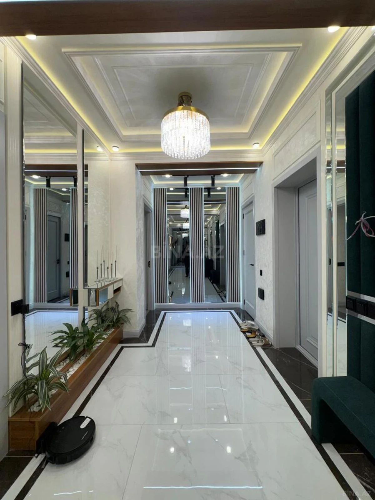 Satılır 3 otaqlı mənzil 165 m²