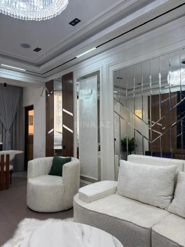 Satılır 3 otaqlı mənzil 165 m²