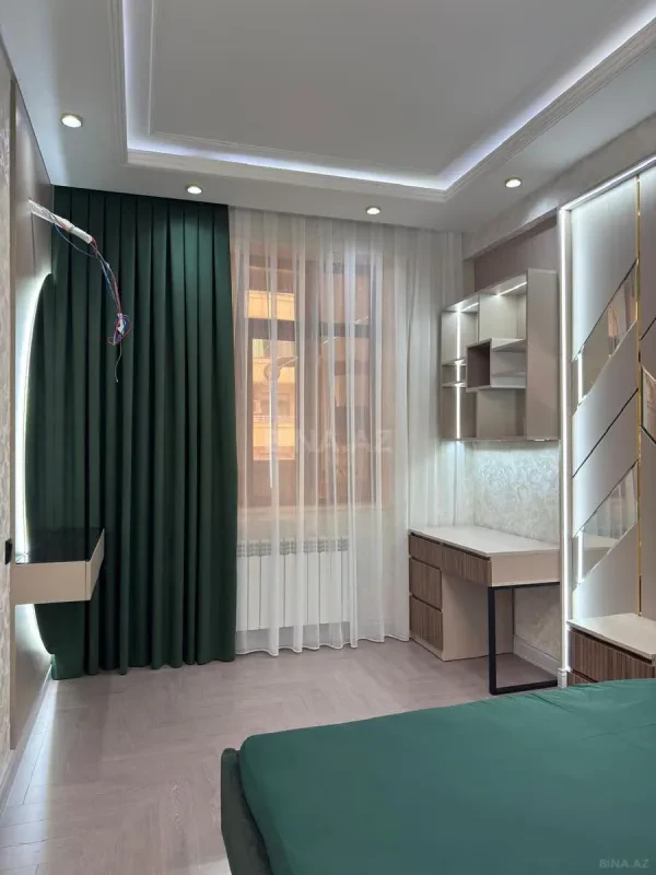 Satılır 3 otaqlı mənzil 165 m²