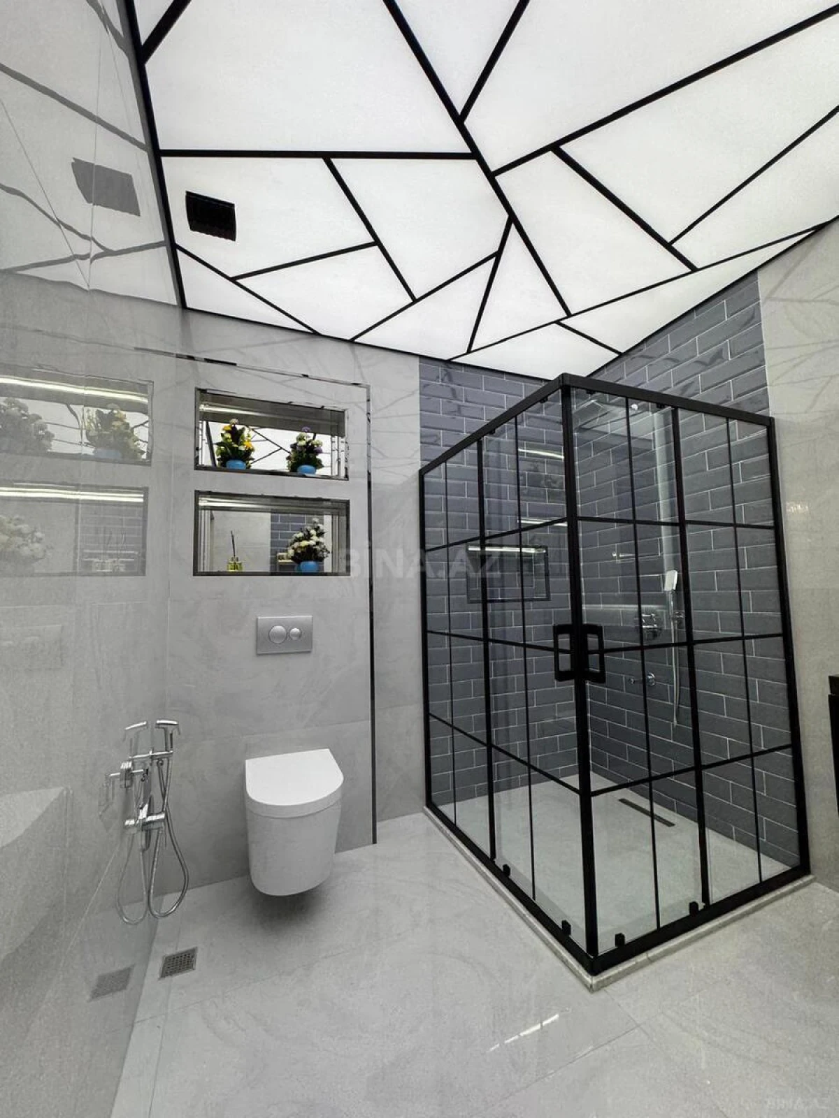 Satılır 3 otaqlı mənzil 165 m²