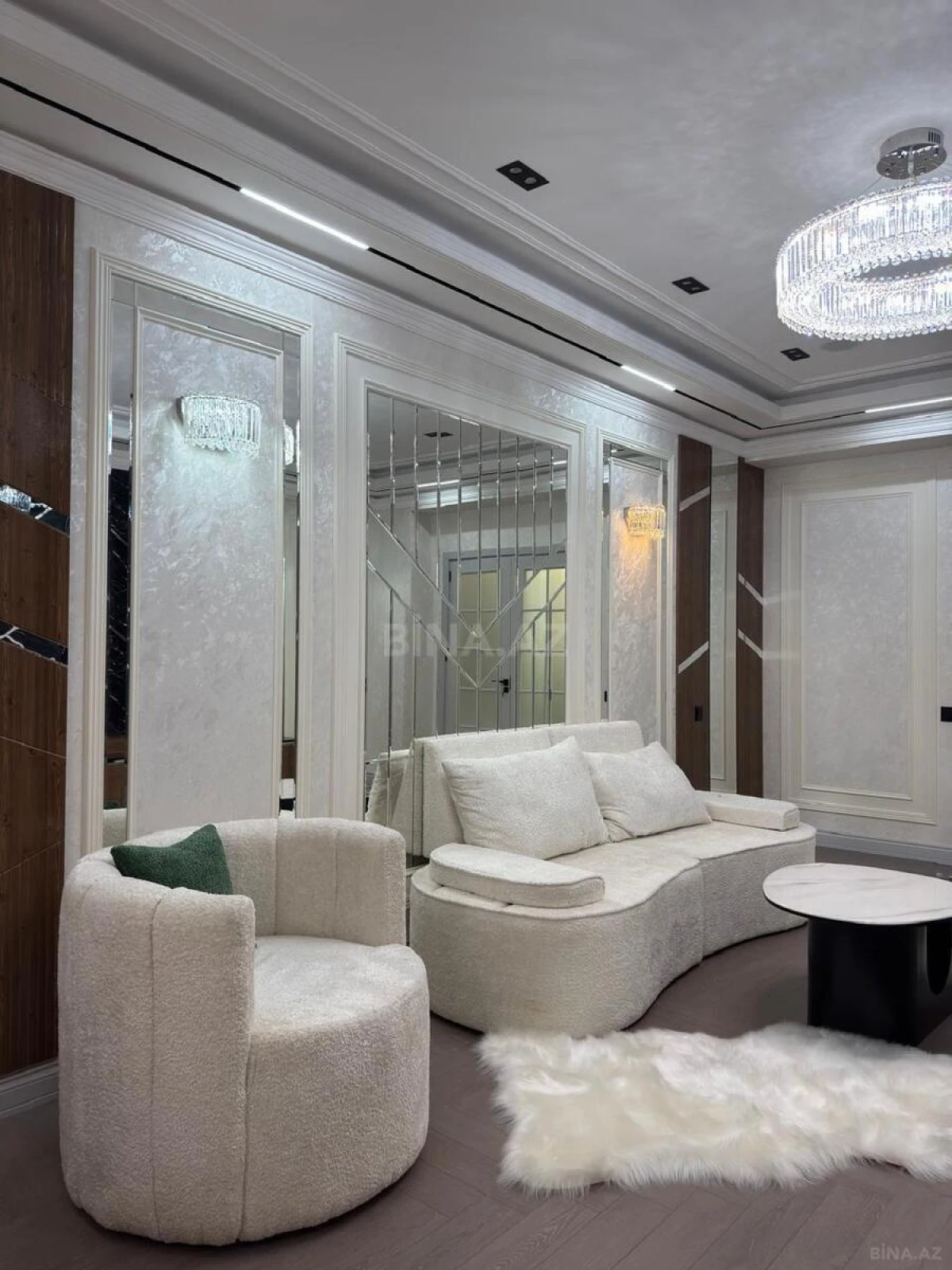 Satılır 3 otaqlı mənzil 165 m²